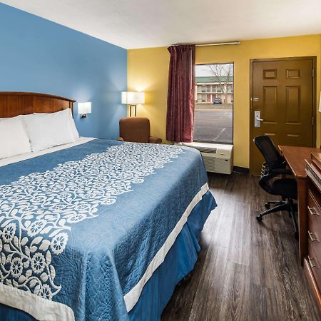 Days Inn By Wyndham Oak Grove/Ft. Campbell Exterior foto