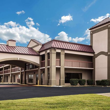 Days Inn By Wyndham Oak Grove/Ft. Campbell Exterior foto