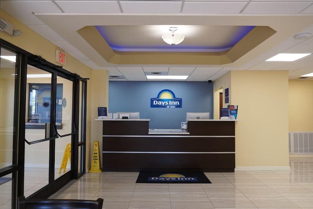 Days Inn By Wyndham Oak Grove/Ft. Campbell Exterior foto