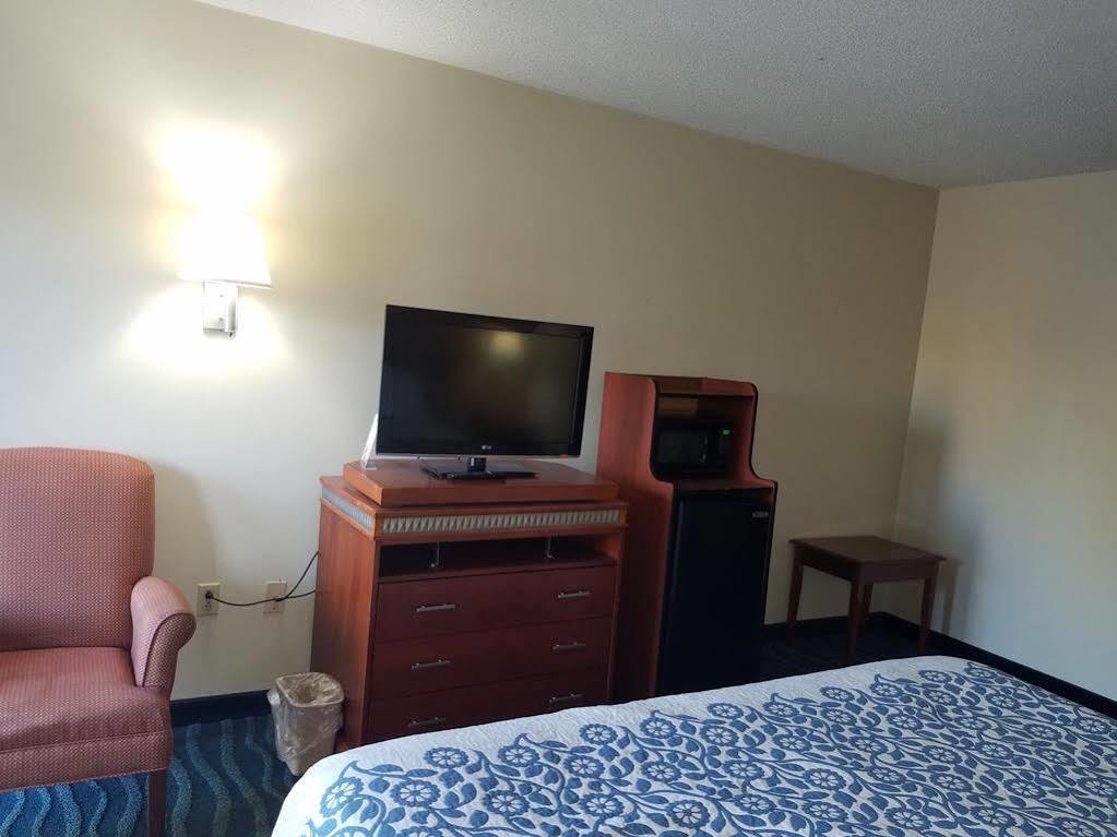 Days Inn By Wyndham Oak Grove/Ft. Campbell Exterior foto